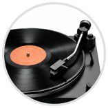 Vinyl-Schallplatten symbolisieren das anhaltende Wachstum des Vinylmarktes trotz steigender Nutzung von Musik-Streamingdiensten.